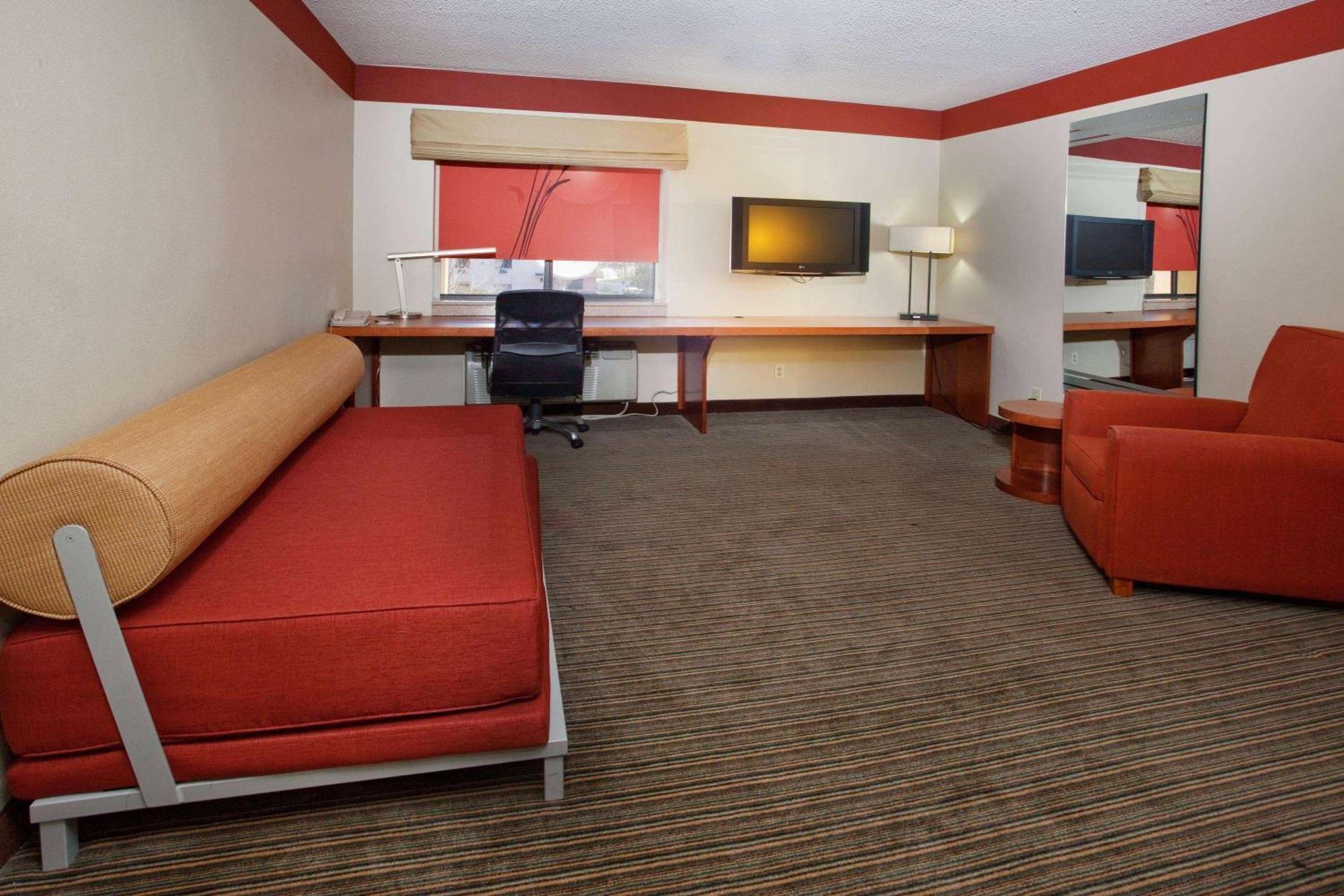 Travelodge By Wyndham Columbus State University Bagian luar foto